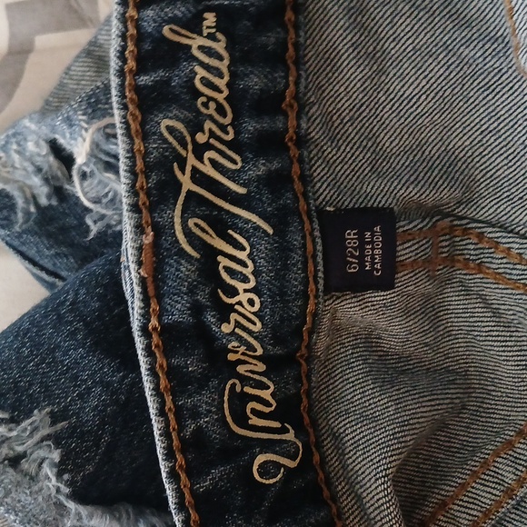 High Rise Shortie - Picture 3 of 4